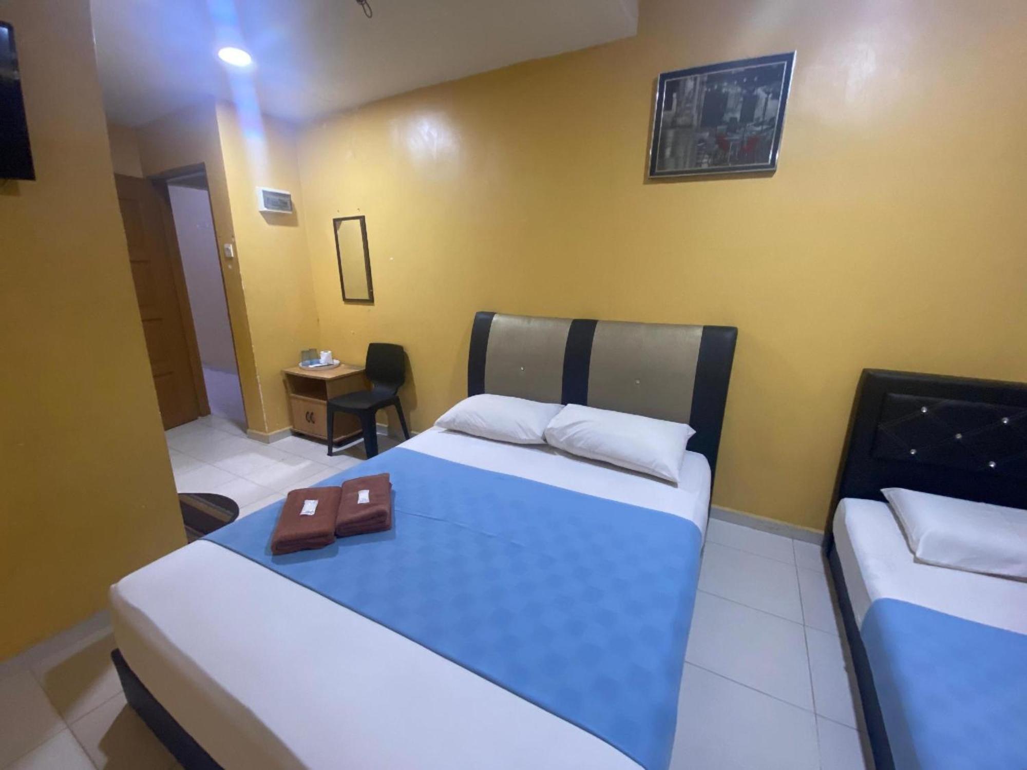 Oyo 91065 Hotel De Anjung Muadzam Shah Екстер'єр фото